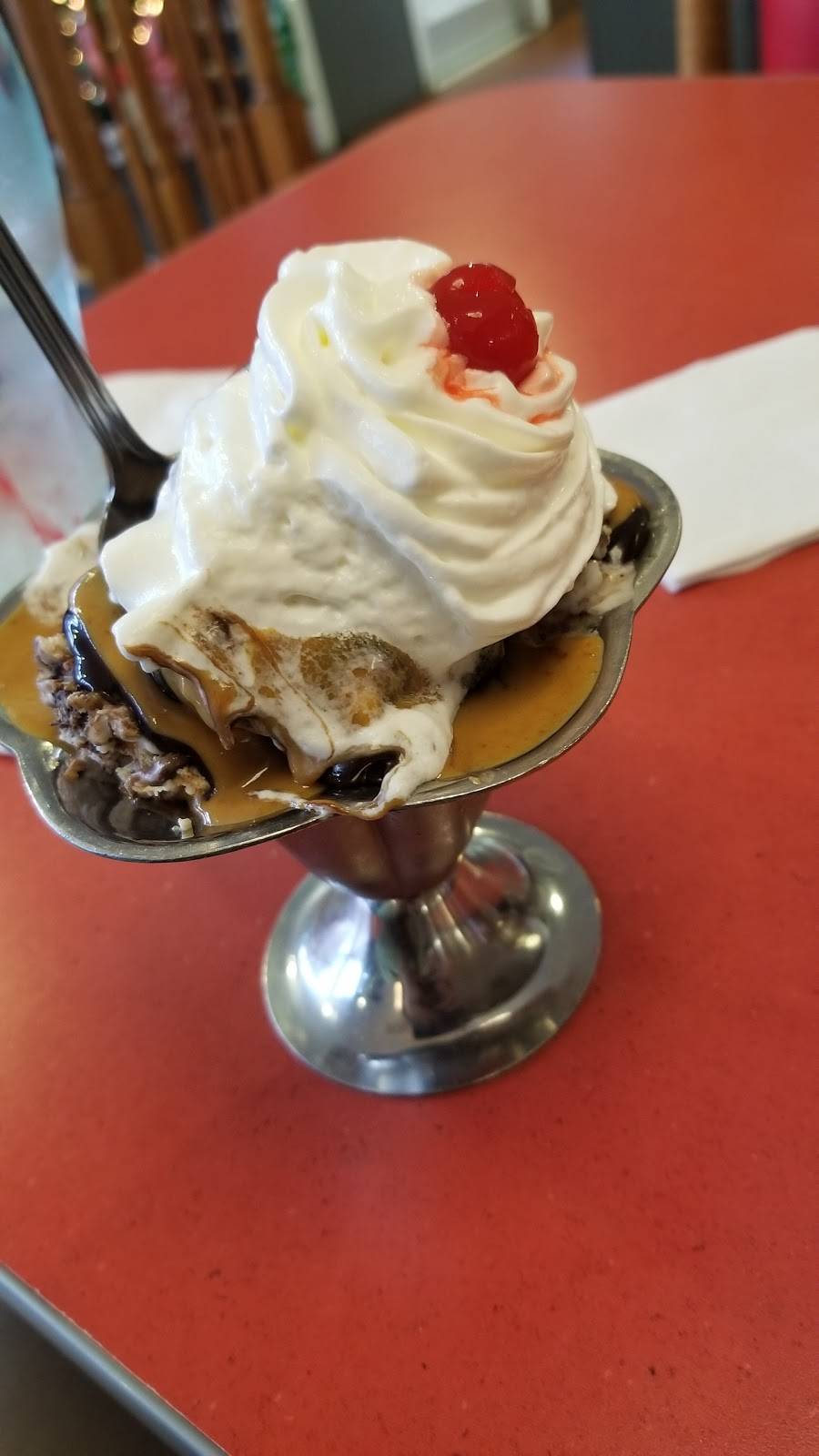 Friendlys | restaurant | 210 Highway 17 North, North Myrtle Beach, SC 29582, USA | 8432496665 OR +1 843-249-6665