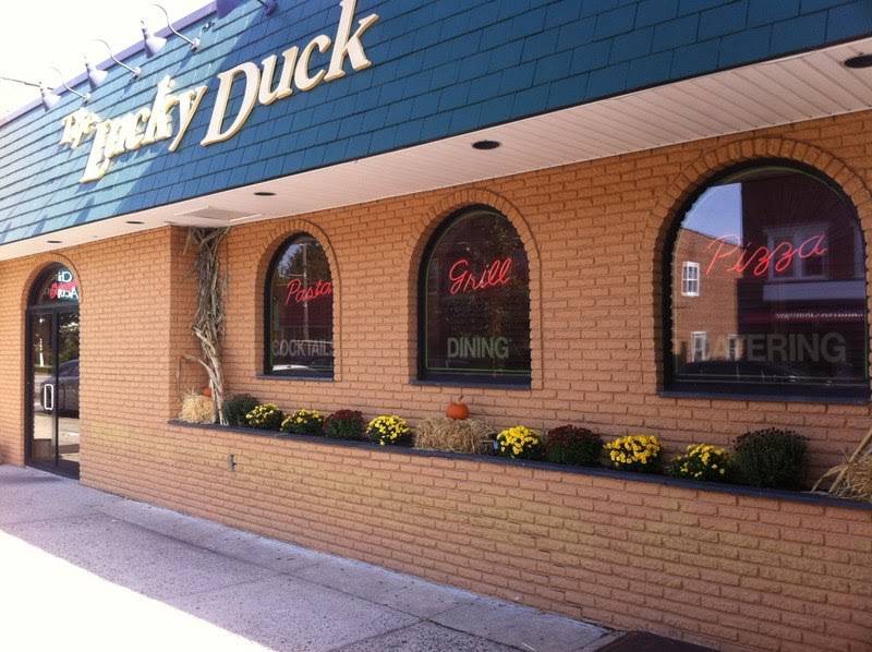 Anthonys Lucky Duck | restaurant | 9 Nassau Blvd, Garden City, NY 11530, USA | 5164854848 OR +1 516-485-4848