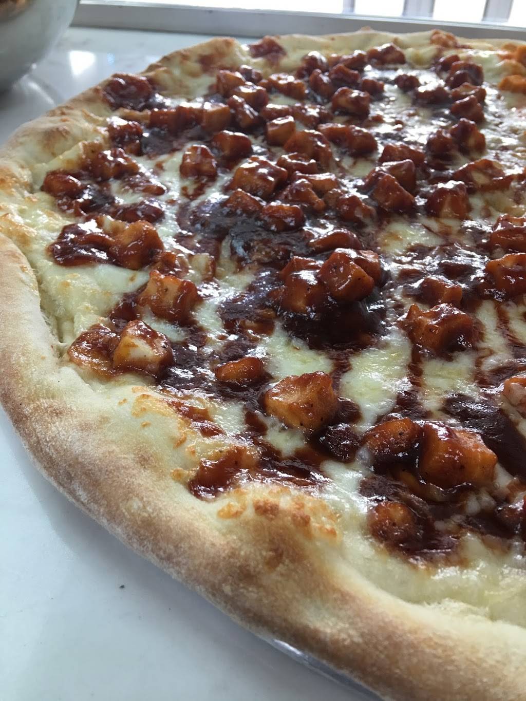 Mia Pizza & Subs | restaurant | 13 W Burnside Ave, Bronx, NY 10453, USA | 7189757384 OR +1 718-975-7384