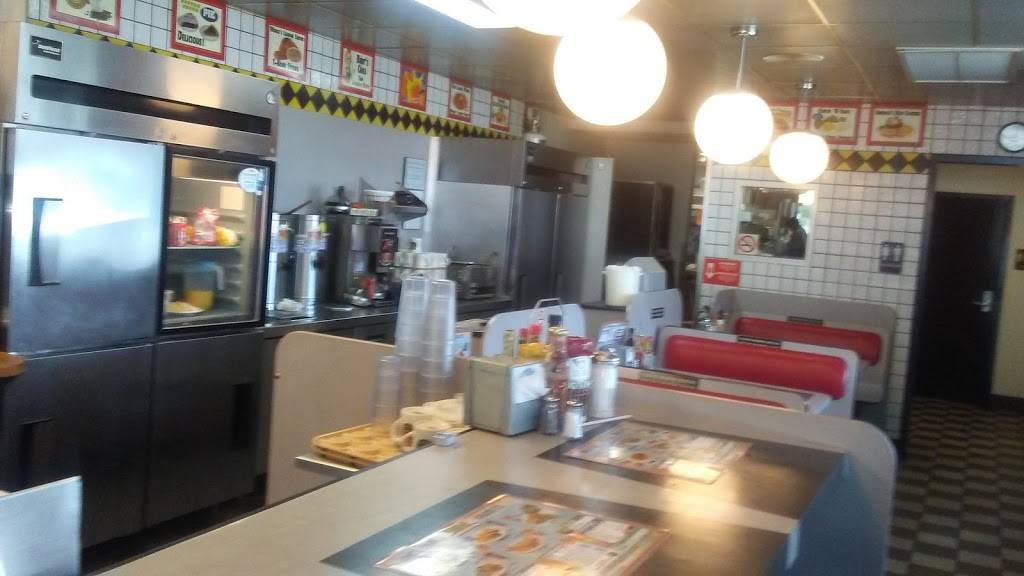 Waffle House | meal takeaway | 2923 Fort Campbell Blvd, Hopkinsville, KY 42240, USA | 2708854539 OR +1 270-885-4539