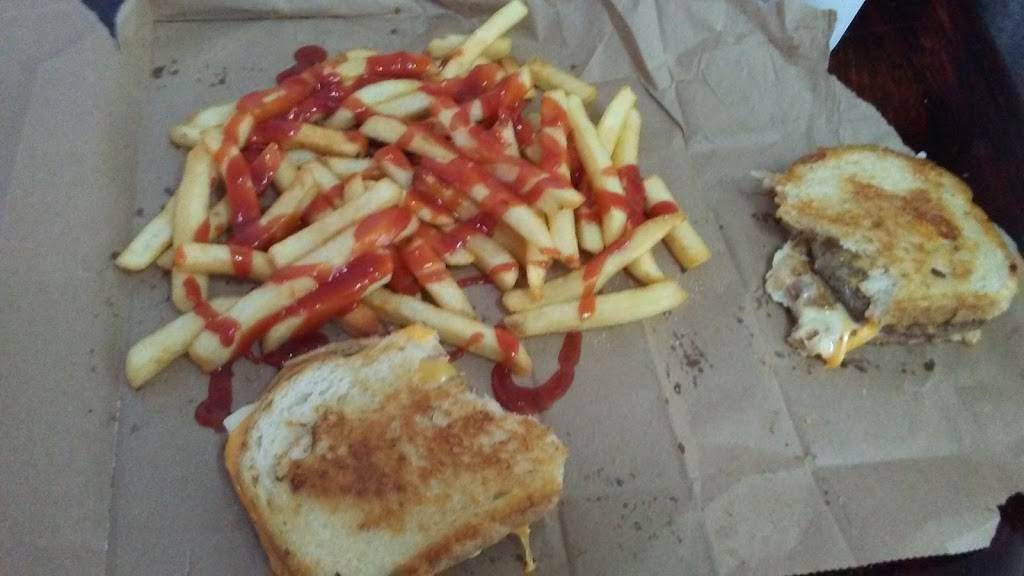 Home Town Burger | restaurant | 4719 Olivehurst Ave, Olivehurst, CA 95961, USA | 5307439220 OR +1 530-743-9220