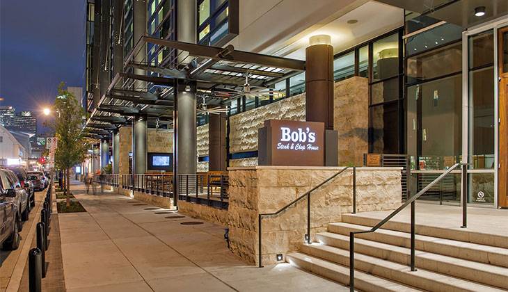Bobs Steak & Chop House | restaurant | 250 5th Ave S, Nashville, TN 37203, USA | 6157613707 OR +1 615-761-3707