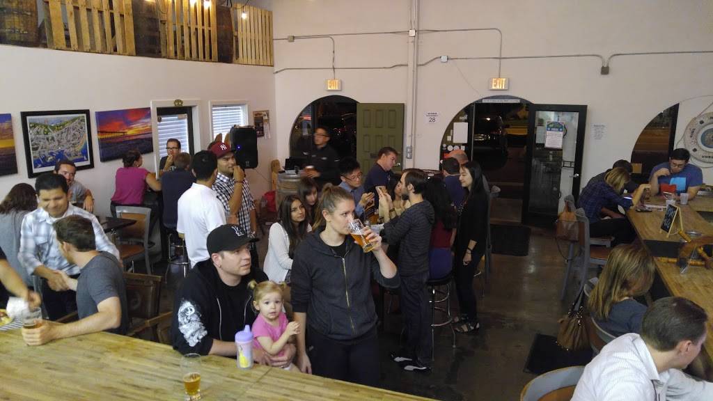 King Harbor Brewing Company | restaurant | 2907 182nd St, Redondo Beach, CA 90278, USA | 3105428657 OR +1 310-542-8657