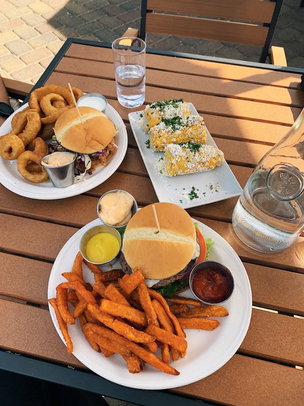 Coopers Bar & Grill | restaurant | 111 Morgan Way, Mt Shasta, CA 96067, USA | 5309263101 OR +1 530-926-3101