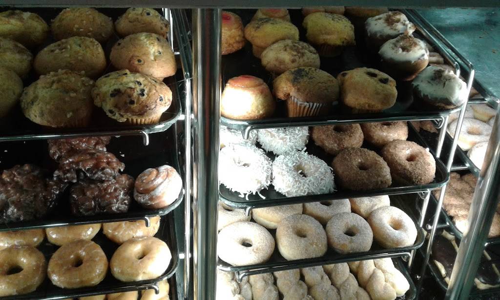 Winchells Donut House | cafe | 7158 Melrose Ave, Los Angeles, CA 90046, USA | 3239388578 OR +1 323-938-8578