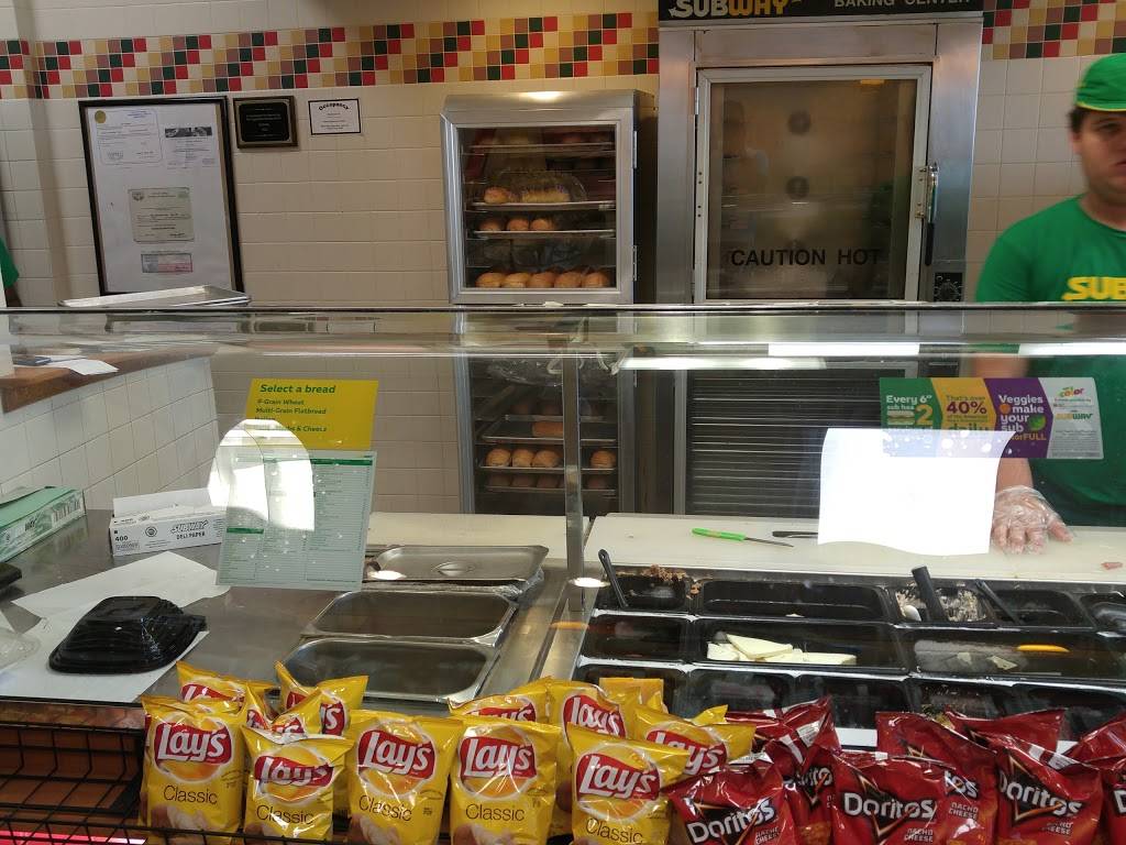 Subway Restaurants | restaurant | 809 S MacArthur Blvd, Suite 300, Valley Ranch Plz Shopping Ctr, Coppell, TX 75019, USA | 9723934822 OR +1 972-393-4822
