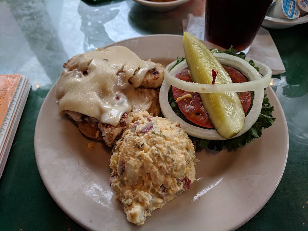 Dots Back Inn | restaurant | 4030 MacArthur Ave, Richmond, VA 23227, USA | 8042663167 OR +1 804-266-3167