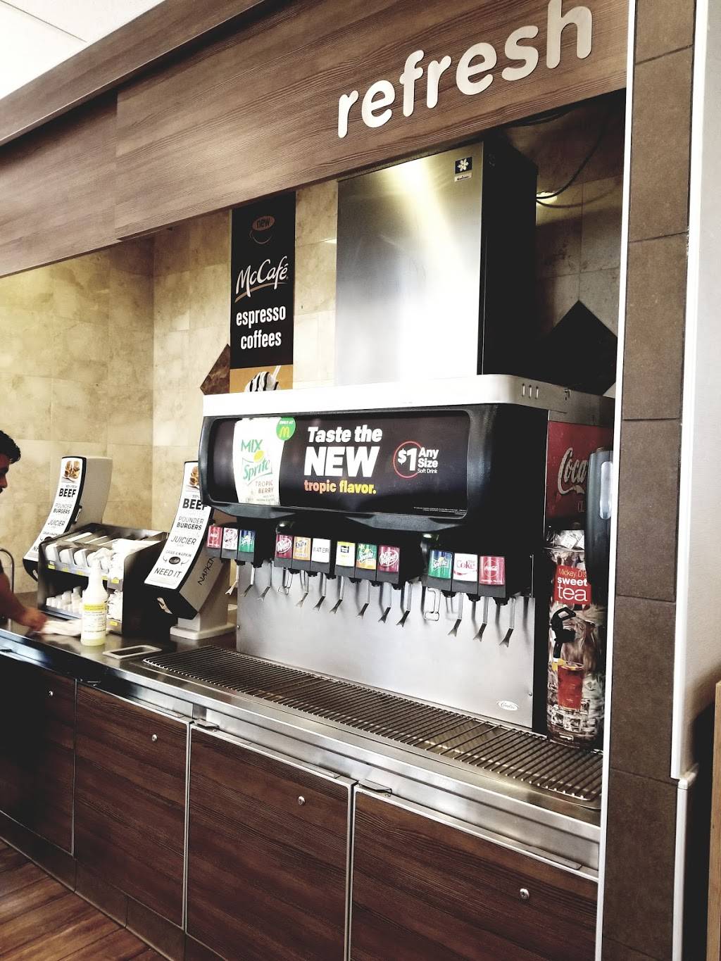 McDonalds | cafe | 1741 Pacific Ave, Oxnard, CA 93033, USA | 8054865553 OR +1 805-486-5553