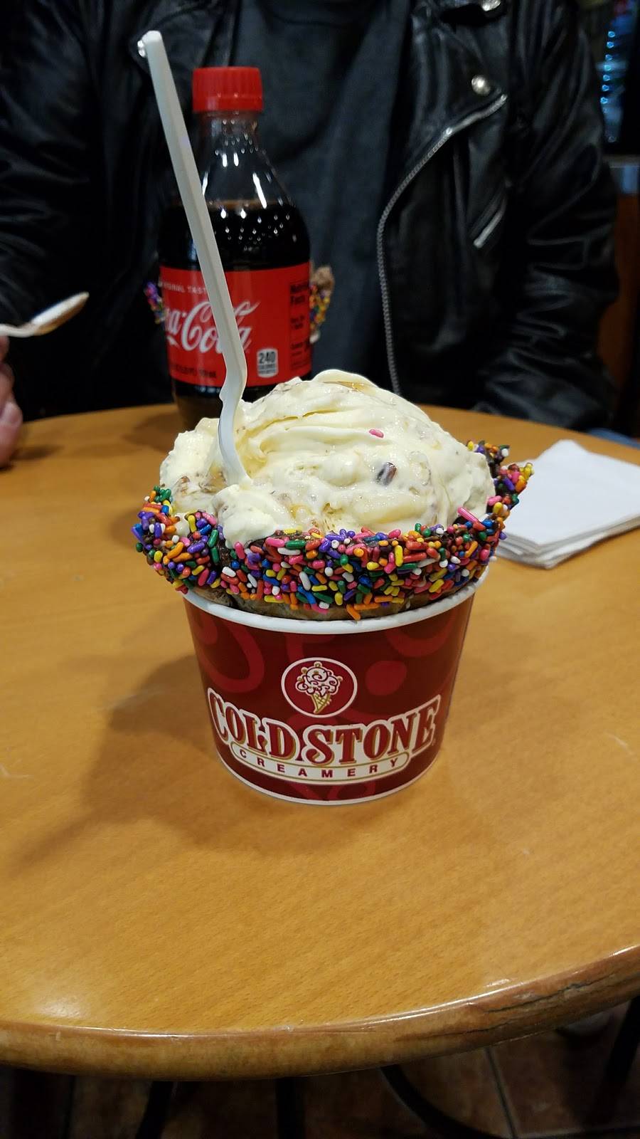 Cold Stone Creamery | bakery | 3165 Harkness Ave, Brooklyn, NY 11235, USA | 7188911114 OR +1 718-891-1114
