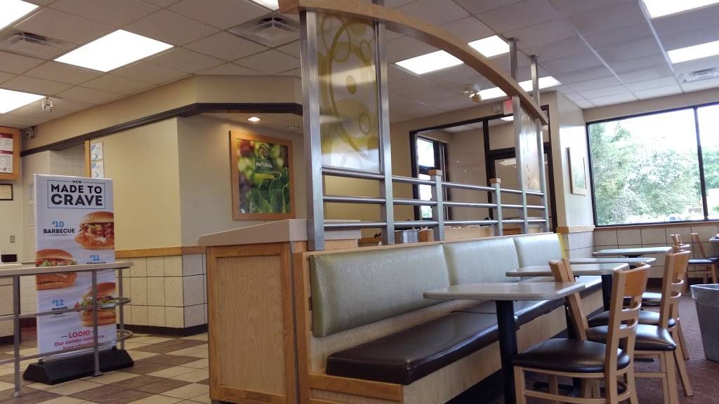 Wendys | restaurant | 579 Cahaba Valley Rd, Pelham, AL 35124, USA | 2059854443 OR +1 205-985-4443