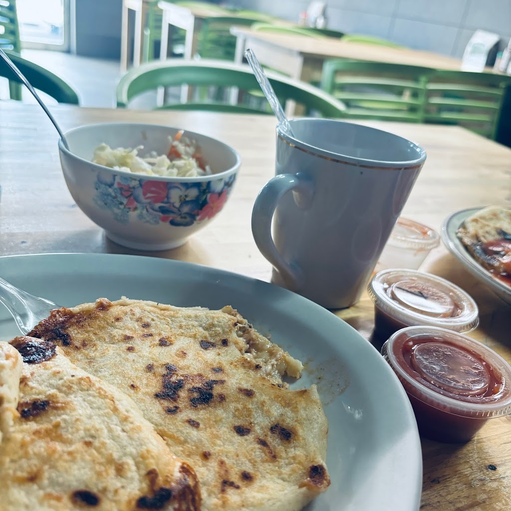 La Fe Salvadorian restaurant | restaurant | 1352 Henderson Ave, Des Moines, IA 50316, USA | 5157789766 OR +1 515-778-9766