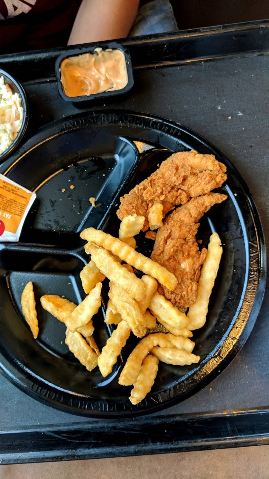 Zaxbys Chicken Fingers & Buffalo Wings | restaurant | 12807 East 86th St N, Owasso, OK 74055, USA | 9189284242 OR +1 918-928-4242