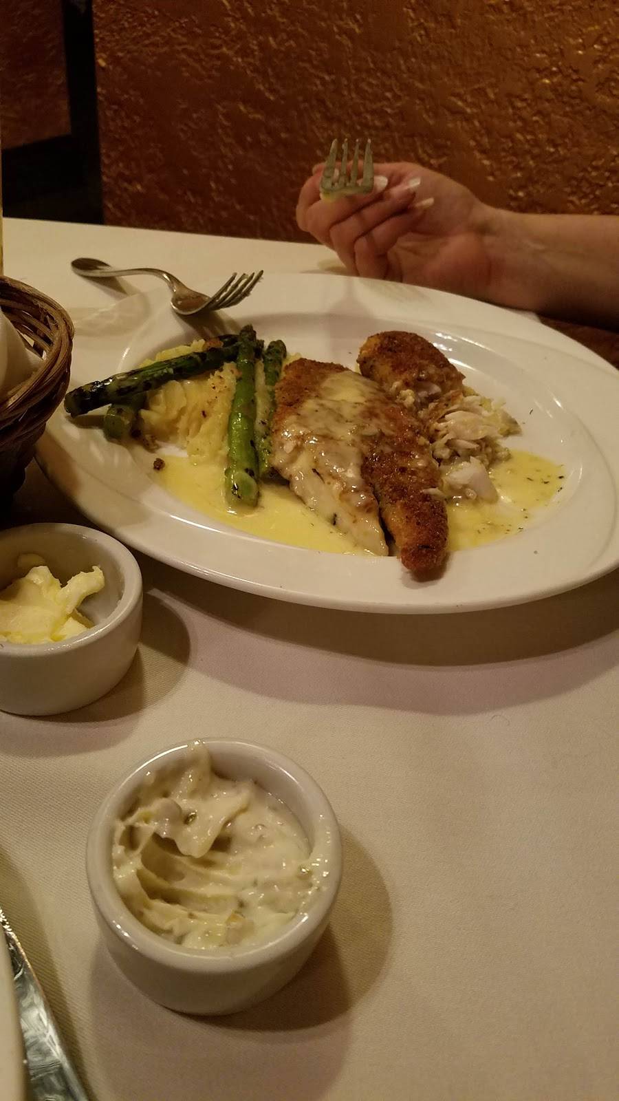 Elkhart Inn | restaurant | 91 Lincoln St, Elkhart Lake, WI 53020, USA | 9208763133 OR +1 920-876-3133