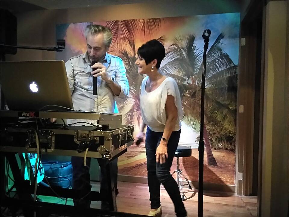 Dominics Hand Carved Roast Beef and Roast Pork | restaurant | 17 S Morton Ave, Morton, PA 19063, USA | 6106902400 OR +1 610-690-2400