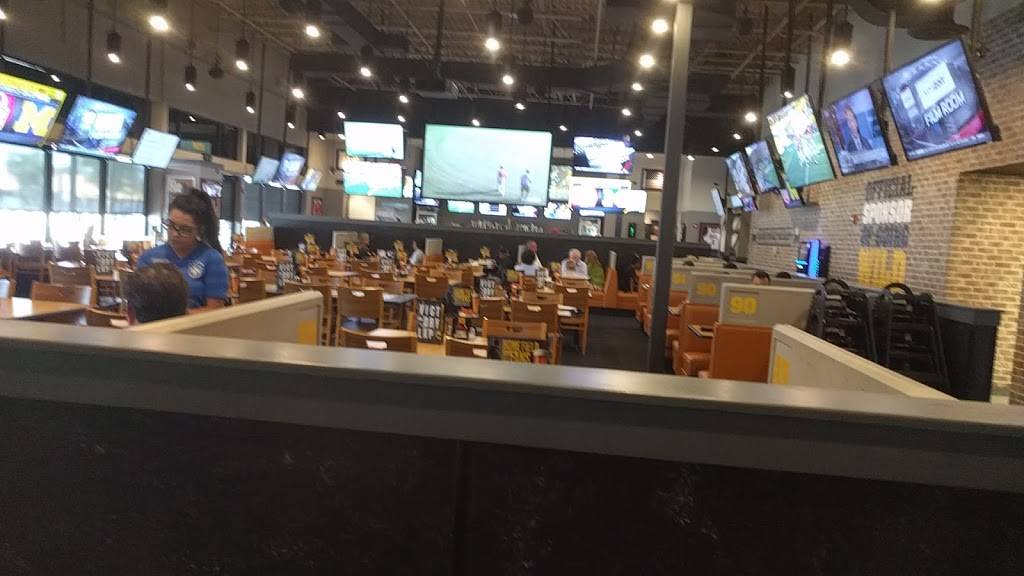 Buffalo Wild Wings | restaurant | 7111 South Kingery Hwy, Willowbrook, IL 60527, USA | 6304556051 OR +1 630-455-6051