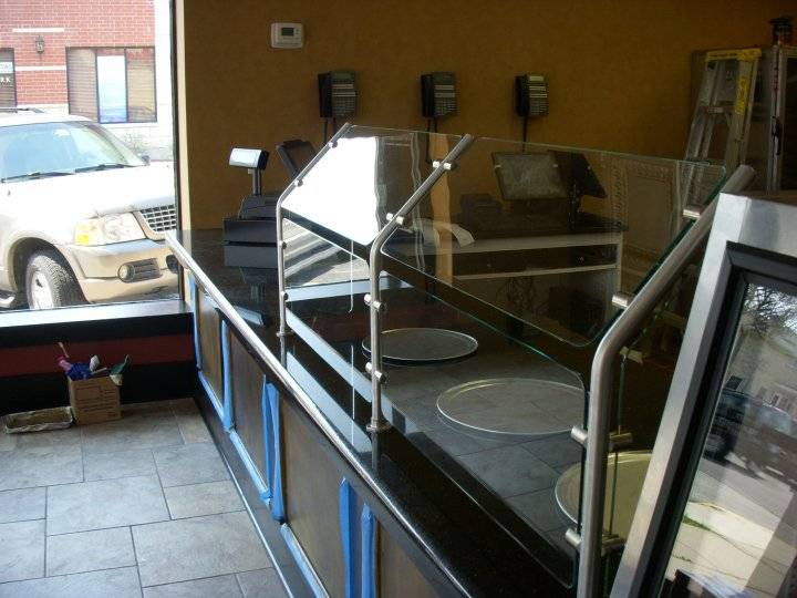 Armands Pizzeria | restaurant | 7650 W North Ave, Elmwood Park, IL 60707, USA | 7084565200 OR +1 708-456-5200