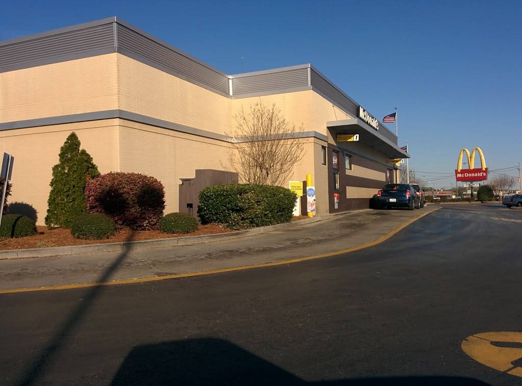 McDonalds | cafe | 3701 Bragg Blvd, Fayetteville, NC 28301, USA | 9104875252 OR +1 910-487-5252