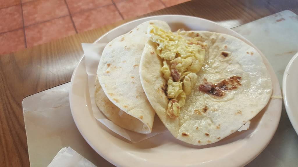 La Jalisco | restaurant | 130 Main Plaza, San Antonio, TX 78205, USA | 2108869000 OR +1 210-886-9000