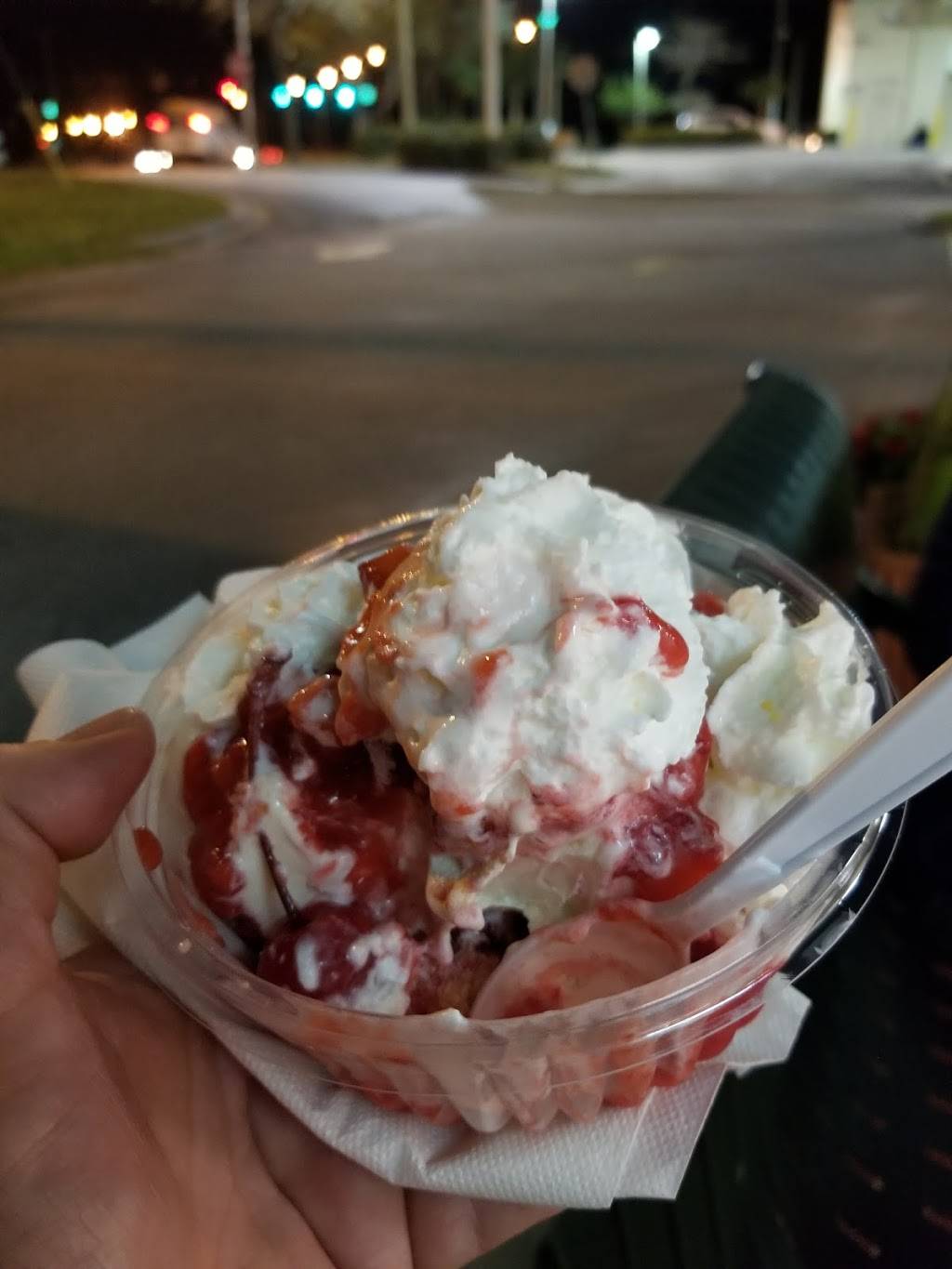 Sweetberries Frozen Custard | restaurant | 2881 Clark Rd # 25, Sarasota, FL 34231, USA | 9419297322 OR +1 941-929-7322