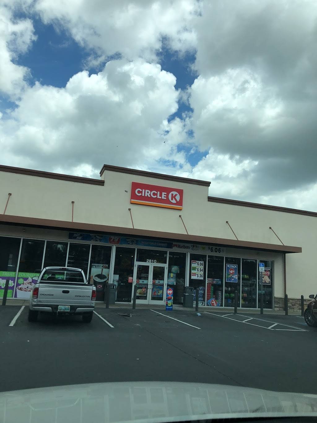 Circle K | meal takeaway | 2810 E College Ave, Ruskin, FL 33570, USA | 8136413426 OR +1 813-641-3426