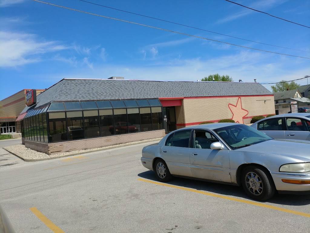 Hardees | restaurant | 301 N Broadway, Peru, IN 46970, USA | 7654733269 OR +1 765-473-3269