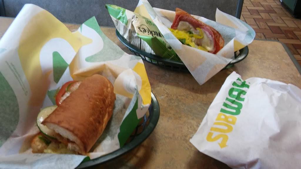 Subway | restaurant | 7515 S Orange Ave, Orlando, FL 32809, USA | 4074380058 OR +1 407-438-0058
