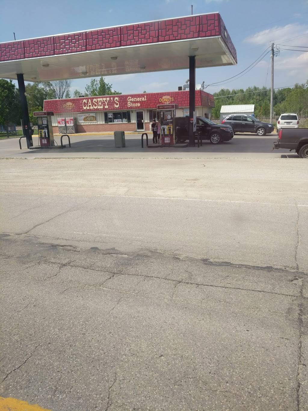 Caseys | restaurant | 400 Parriott St, Aplington, IA 50604, USA | 3193472371 OR +1 319-347-2371
