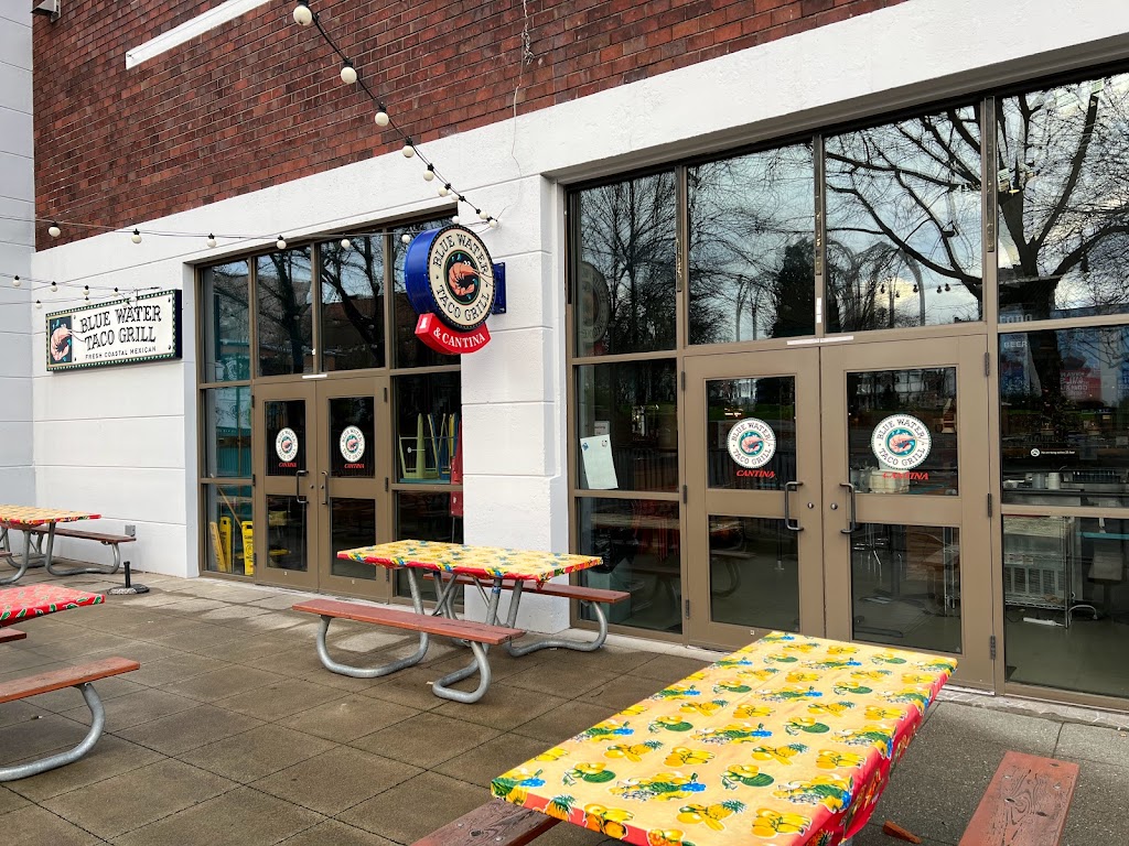 Blue Water Taco Grill | restaurant | 305 Harrison St, Seattle, WA 98109, USA | 2064286250 OR +1 206-428-6250