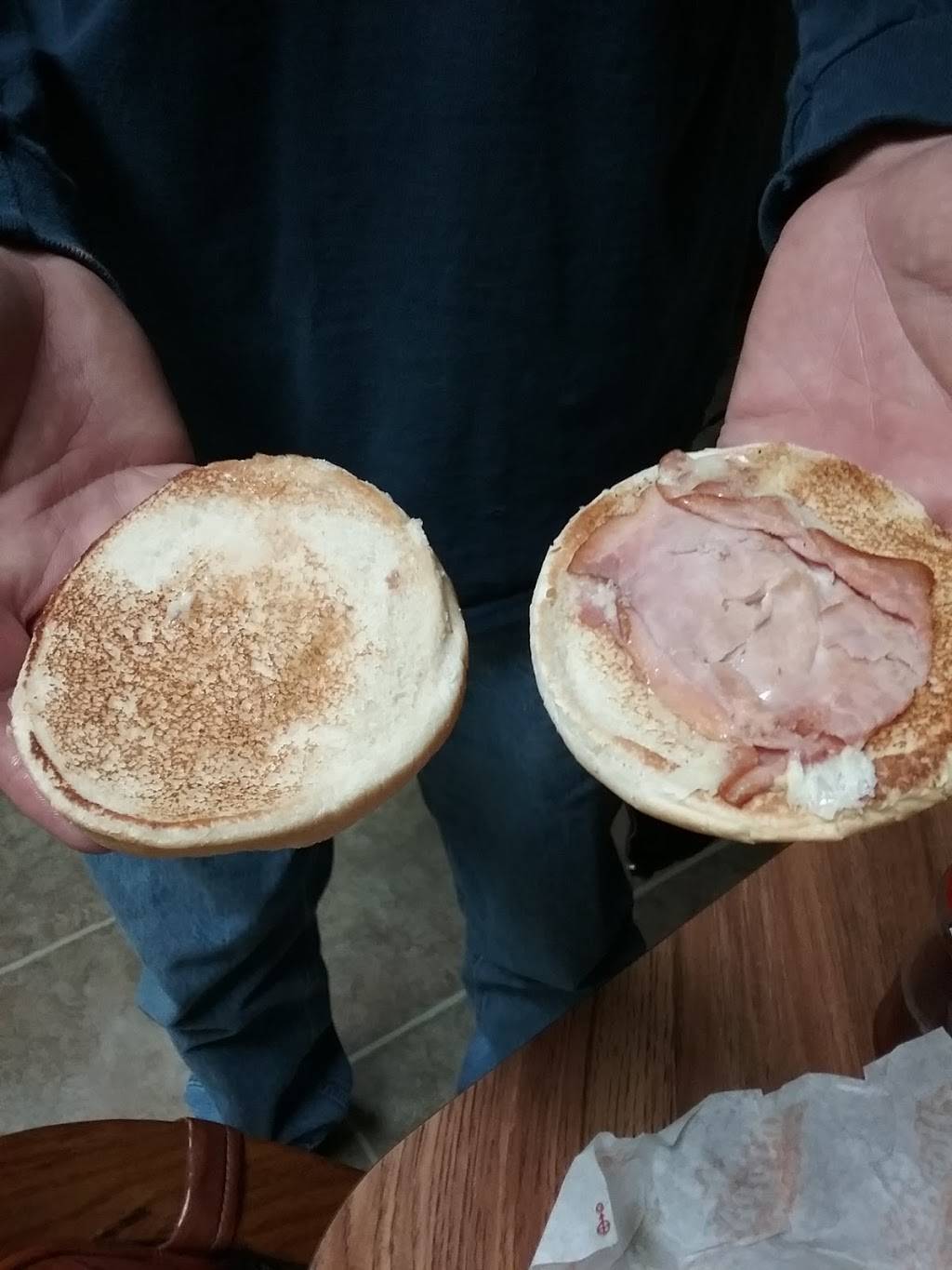 Hardees | restaurant | 3883 Cross Anchor Rd, Enoree, SC 29335, USA | 8649697085 OR +1 864-969-7085