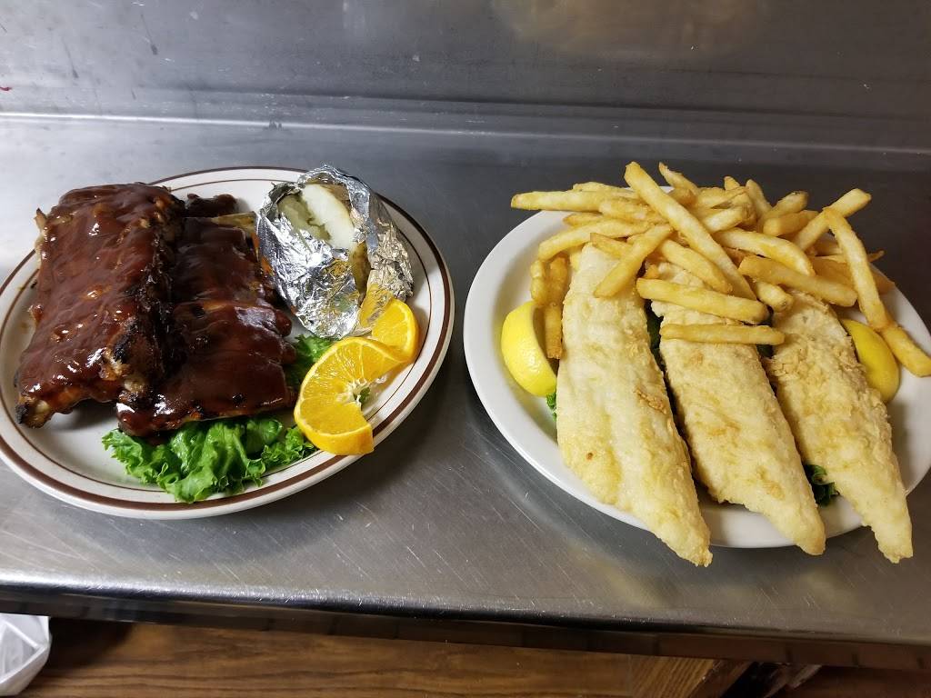 Mill Creek Charlies | restaurant | 3801 M-140, Watervliet, MI 49098, USA | 2694634212 OR +1 269-463-4212