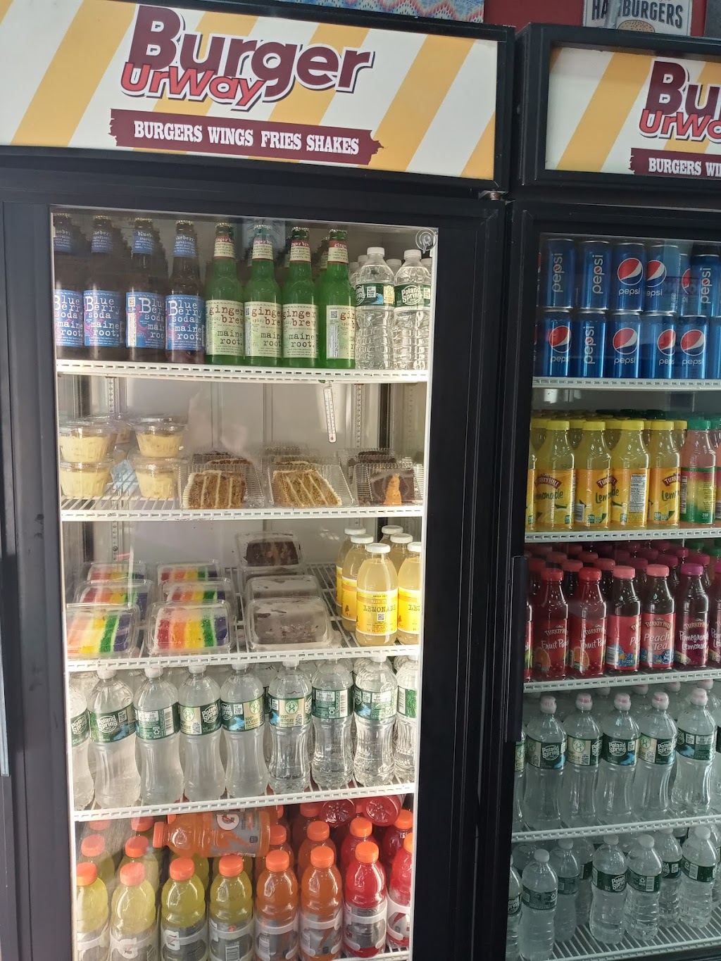 Burger UrWay | restaurant | 40 Washington Ave, Brooklyn, NY 11205, USA | 3472940650 OR +1 347-294-0650