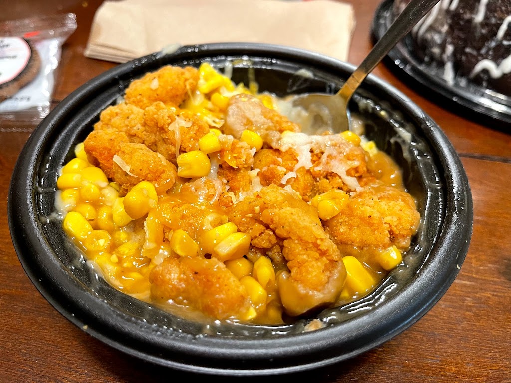 KFC | restaurant | 1408 Center Dr, Medford, OR 97501, USA | 5417765118 OR +1 541-776-5118