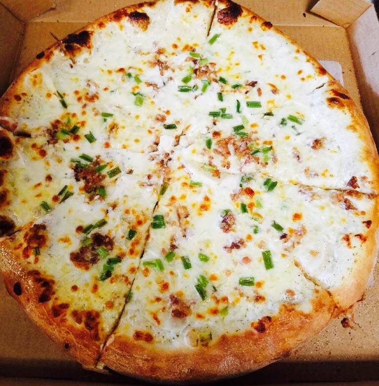 Dinos Pizzeria | restaurant | 62 Lambert St, Medford, MA 02155, USA | 7813911520 OR +1 781-391-1520