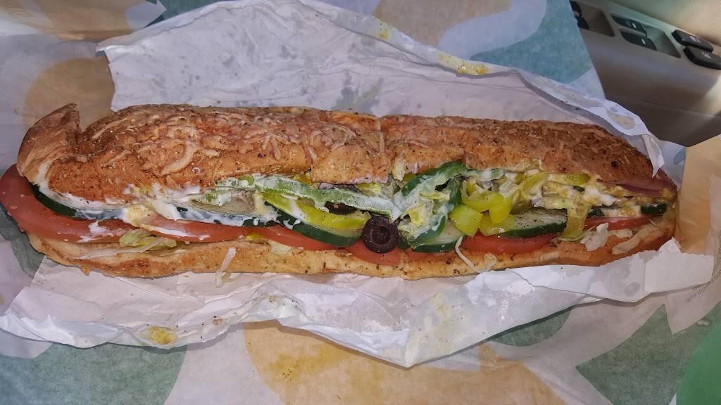 Subway | restaurant | 7507 Wall Triana Hwy, Madison, AL 35757, USA | 2568305494 OR +1 256-830-5494