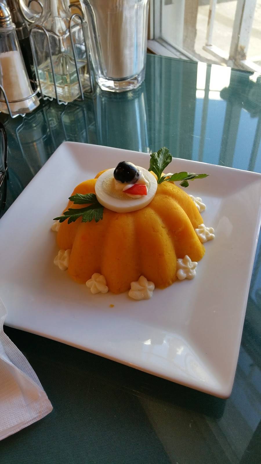 Santa Barbara | restaurant | 817 Mt Prospect Ave, Newark, NJ 07104, USA | 9734833300 OR +1 973-483-3300