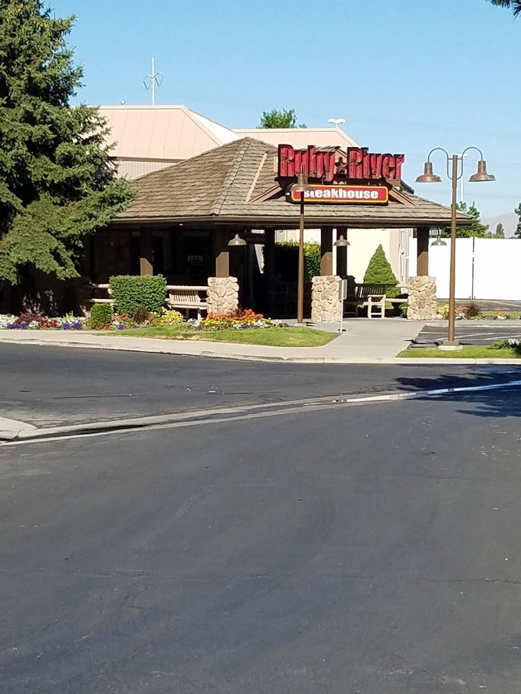 Ruby River Steakhouse | restaurant | 1454 S University Ave, Provo, UT 84601, USA | 8013710648 OR +1 801-371-0648