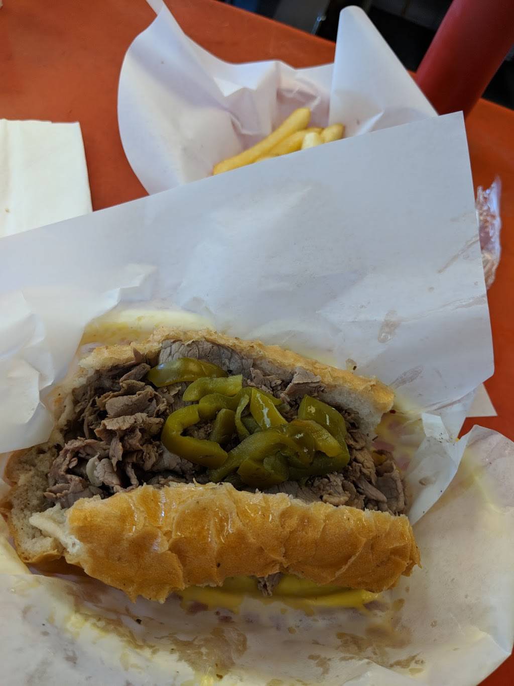 Duks Red HOTS | restaurant | 636 N Ashland Ave, Chicago, IL 60622, USA | 3127330069 OR +1 312-733-0069