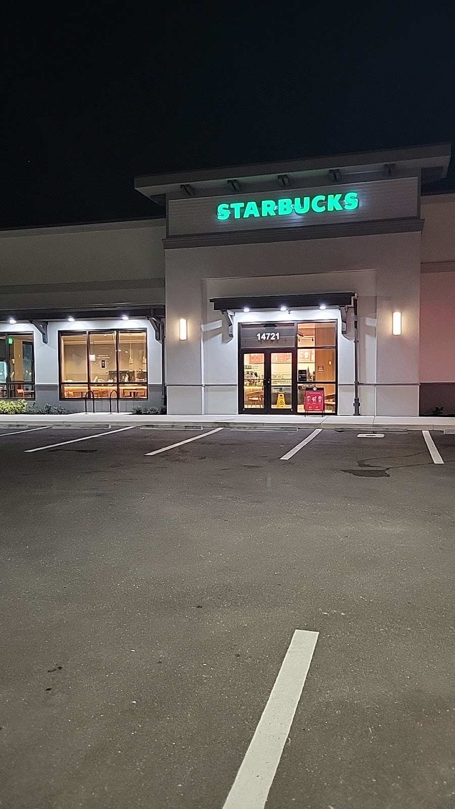 Starbucks | cafe | 14721 Hope Center Loop, Fort Myers, FL 33912, USA | 2392919222 OR +1 239-291-9222