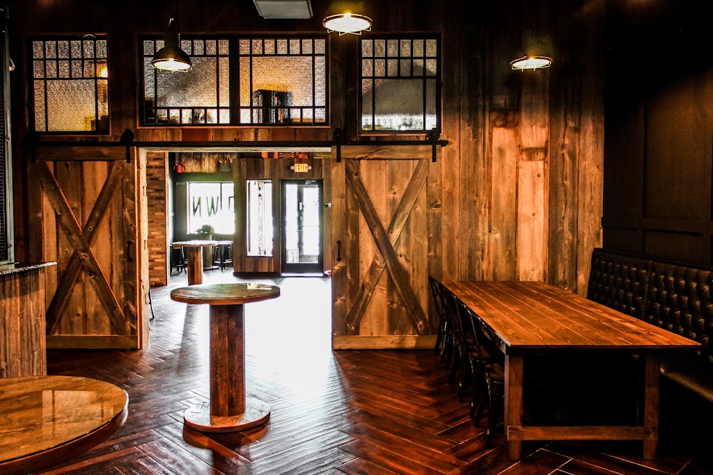 Farm Town Brew Hall | restaurant | 20700 Chippendale Ave, Farmington, MN 55024, USA | 6513447600 OR +1 651-344-7600