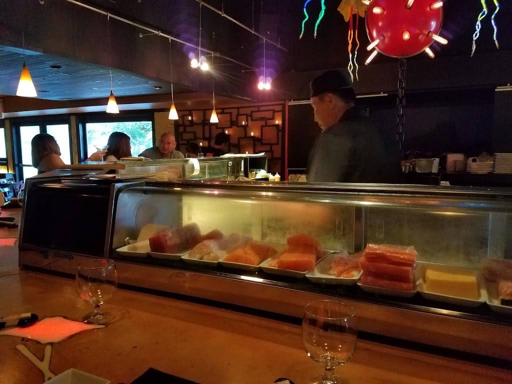 Stingray Sushi Bar + Asian Grill | restaurant | 59 Lake Ave, Rehoboth Beach, DE 19971, USA | 3022276476 OR +1 302-227-6476