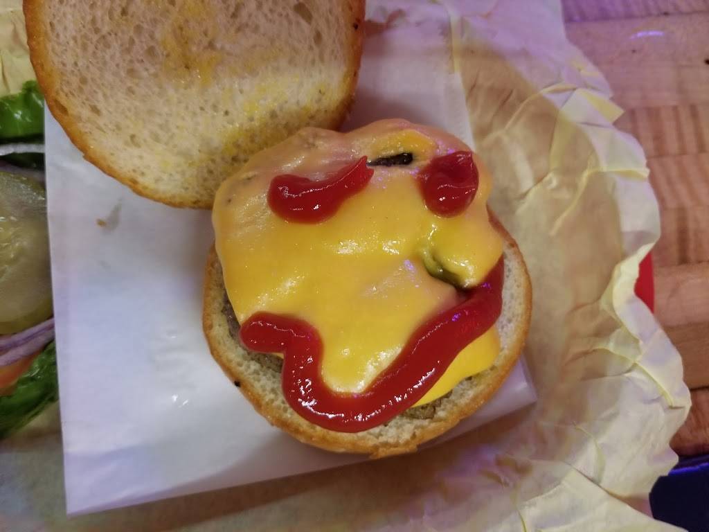 Dannys Palm Bar & Grill | restaurant | 965 Orange Ave, Coronado, CA 92118, USA | 6194353171 OR +1 619-435-3171