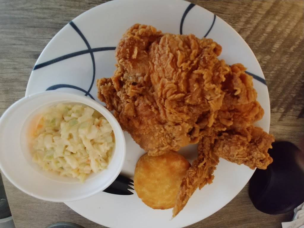 Popeyes Louisiana Kitchen | restaurant | 500 E Walnut St, Carbondale, IL 62901, USA | 6184901636 OR +1 618-490-1636