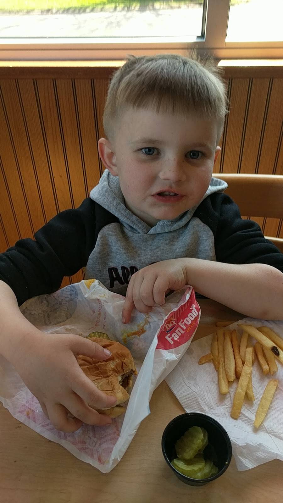 Dairy Queen Grill & Chill | restaurant | 8013 State St, Garrettsville, OH 44231, USA | 3305274621 OR +1 330-527-4621