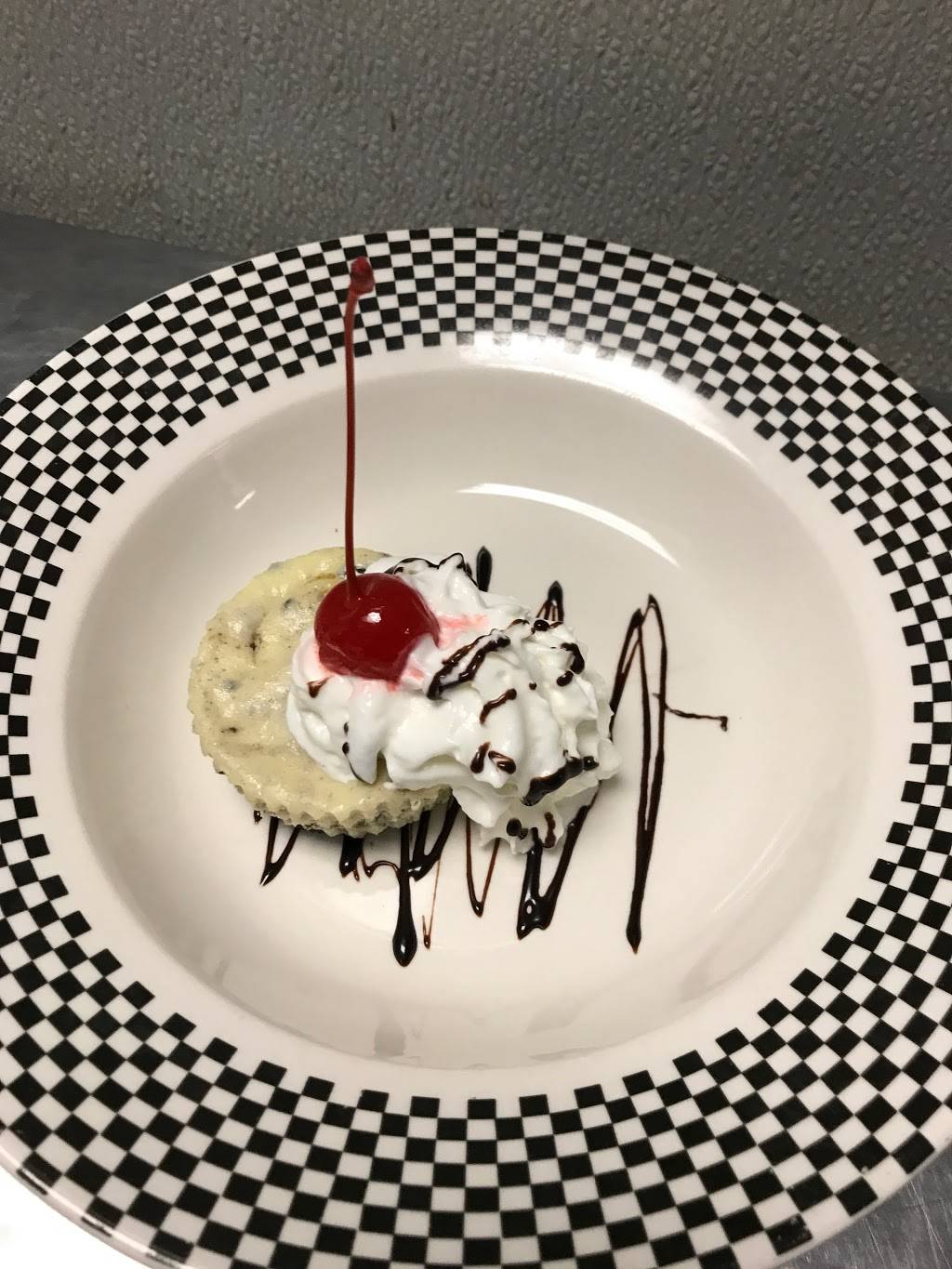 Raceway Bar and Grill | night club | 49237 W Papago Rd #7, Maricopa, AZ 85139, USA | 5205680808 OR +1 520-568-0808