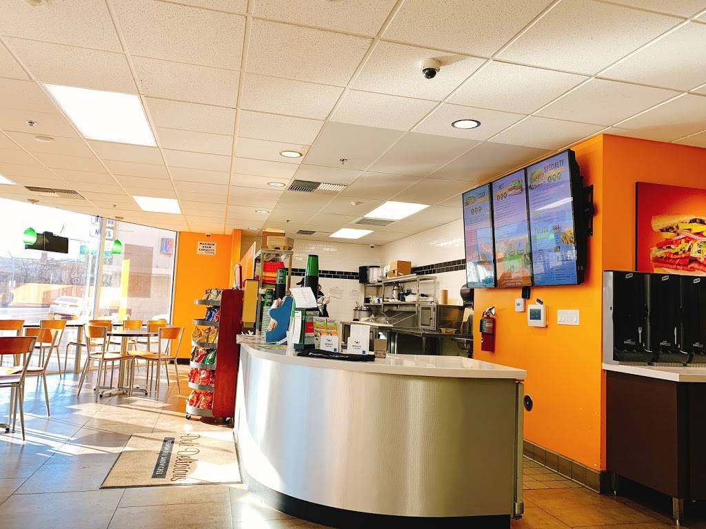 Deli Delicious | restaurant | 200 E Acequia Ave, Visalia, CA 93291, USA | 5597472883 OR +1 559-747-2883