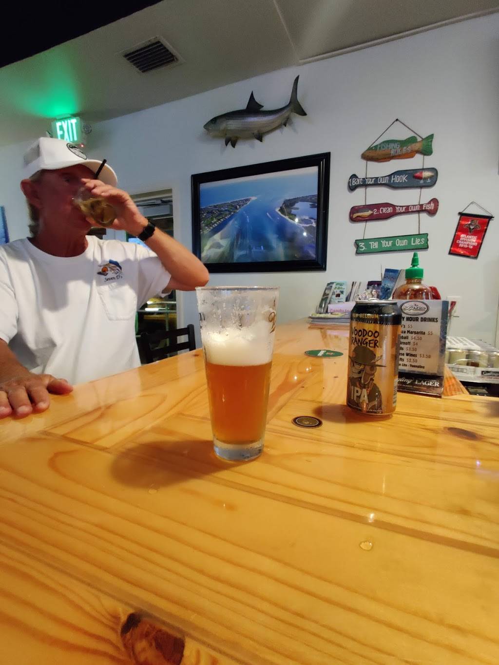 Lures Bar & Grill | restaurant | 3330 NE Indian River Dr, Jensen Beach, FL 34957, USA | 7722085974 OR +1 772-208-5974