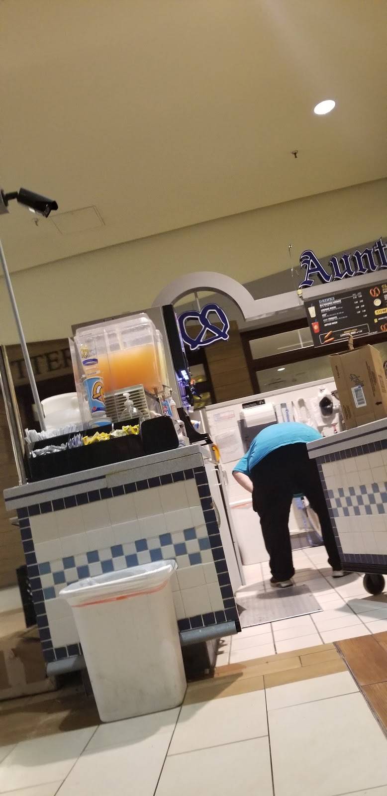 Auntie Annes | bakery | 1500 Harvey Rd kiosk k-12, College Station, TX 77840, USA | 9796969833 OR +1 979-696-9833