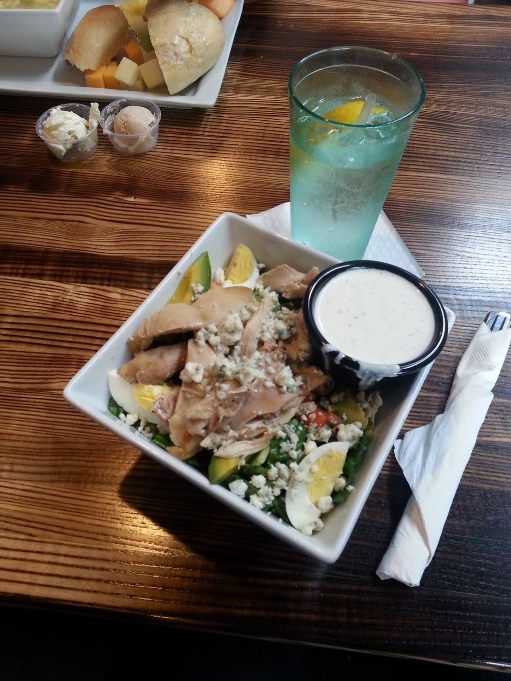 Charcoal Grill | restaurant | 111 W Ryan Rd, Oak Creek, WI 53154, USA | 4142169202 OR +1 414-216-9202