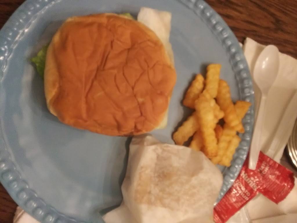 Hometown Burger | restaurant | 1922 Culebra Rd, San Antonio, TX 78201, USA | 2103689161 OR +1 210-368-9161