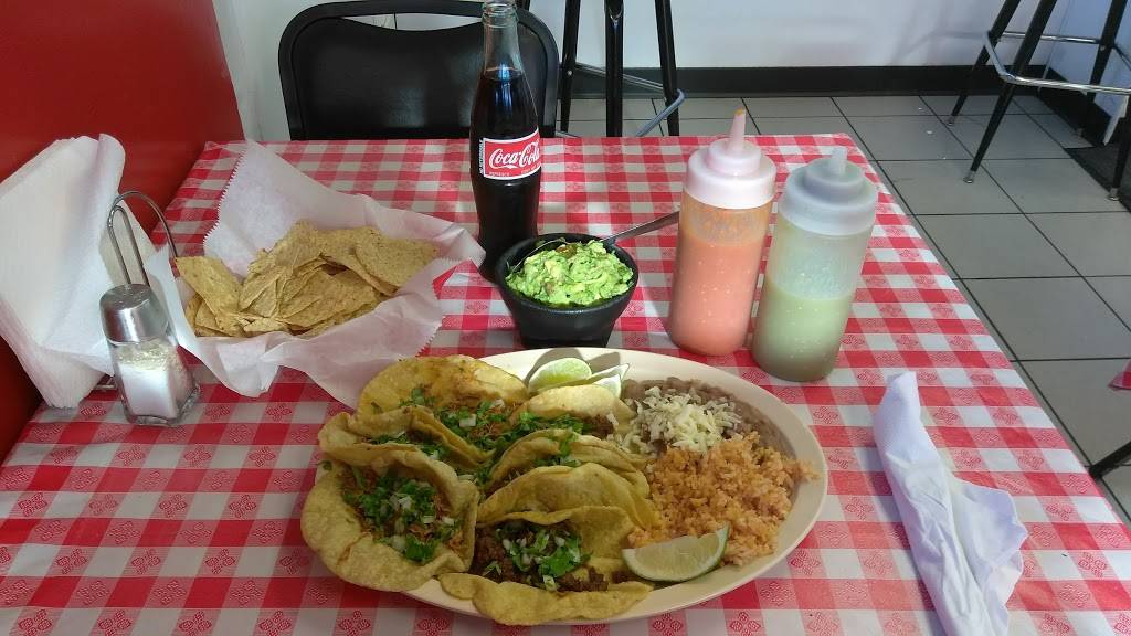 Chilango Express LLC | restaurant | 7030 W Lincoln Ave, West Allis, WI 53219, USA | 4145418201 OR +1 414-541-8201